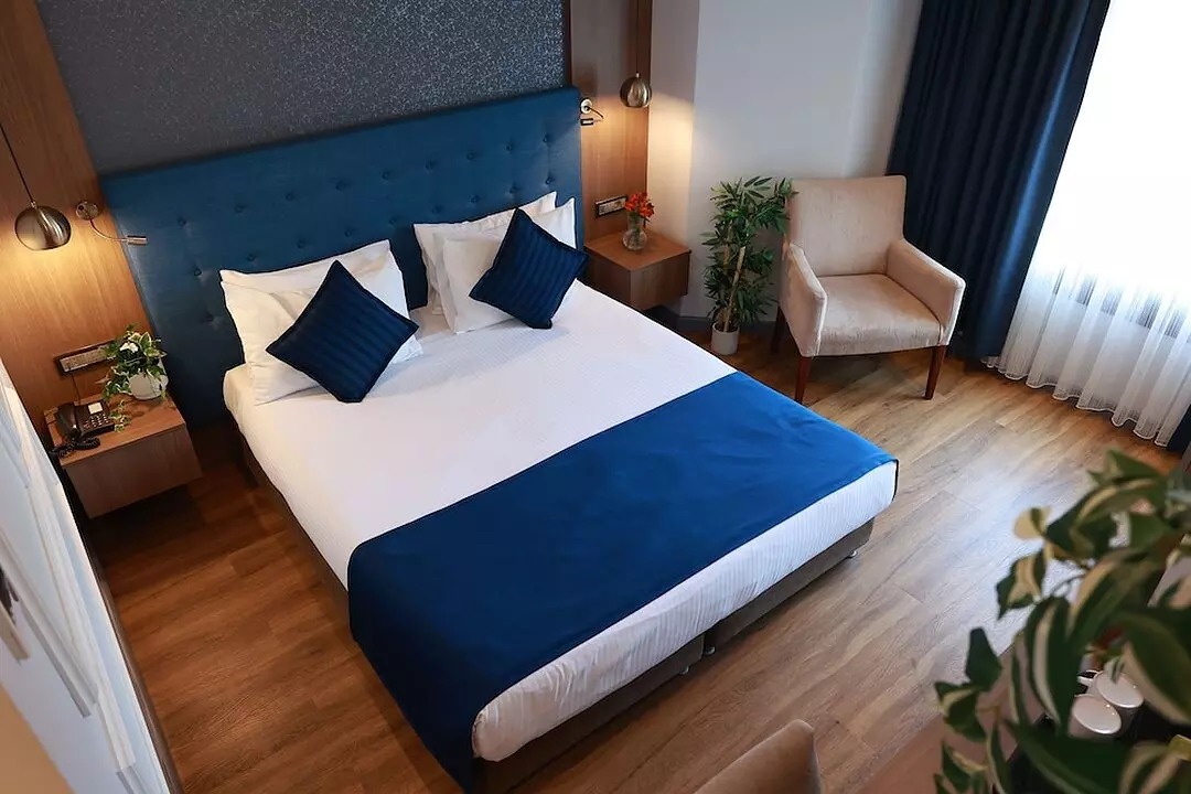 هتل نوا پلازا کریستال